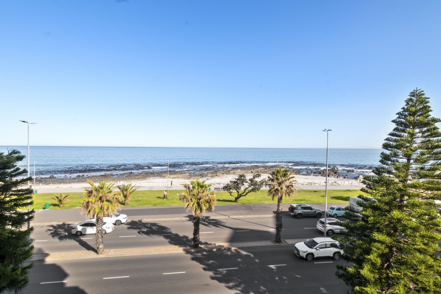 2 Bedroom Property for Sale in Sea Point Western Cape